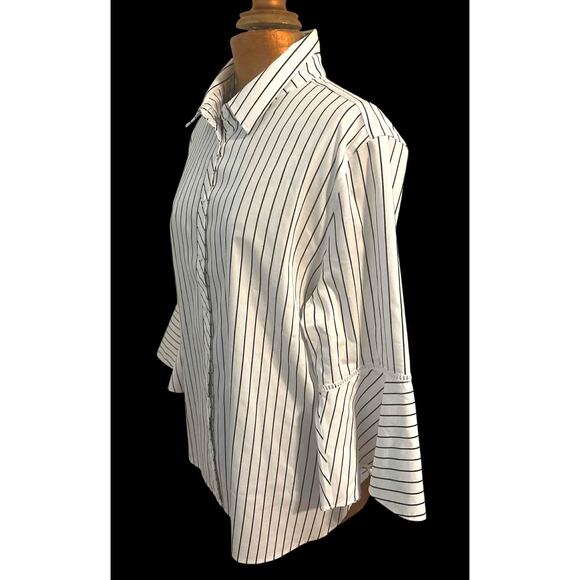 NWT $119 Chico’s No-Iron Stretch Stripe Flare Sleeve Top B&W Stripe Size 3.5 XL - Picture 1 of 6